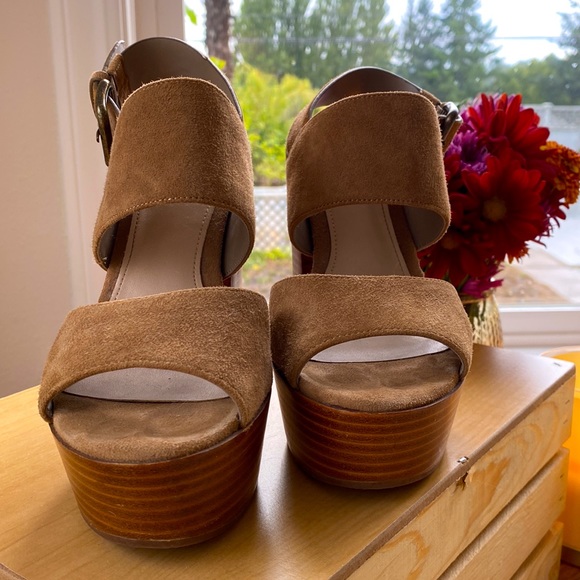 Aldo Platforms 🌻🌻 - Picture 2 of 4